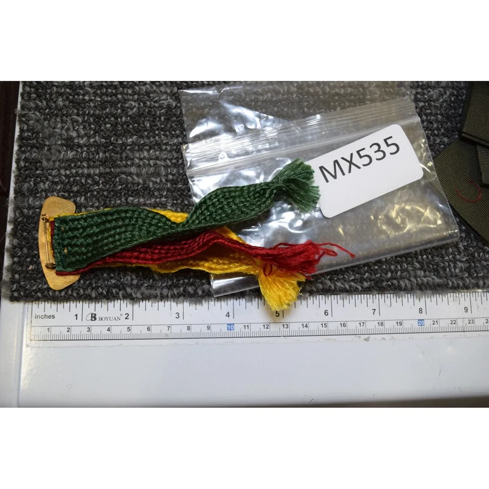 BSA Cub Scouts‎ Webelos Tri-Color Shirt Shoulder Cloth Pin Ribbons Badge Award